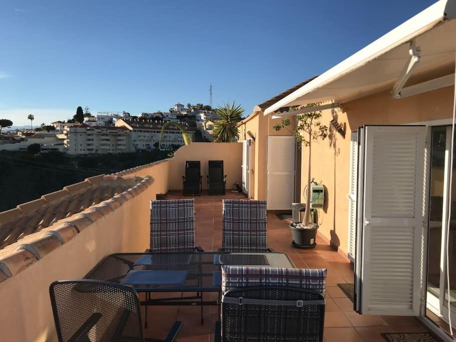 Carvajal, 2-bedroom Sea View Penthouse Leilighet Fuengirola